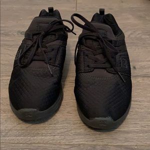 DC black running shoes